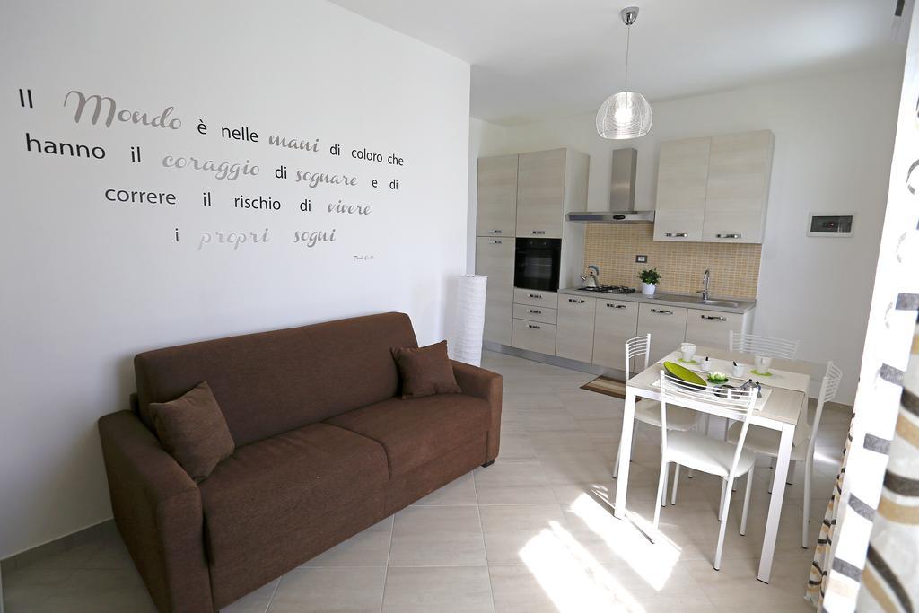 Ferienwohnung Le Zagare Lascari Exterior foto