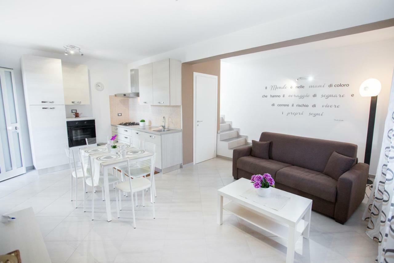 Ferienwohnung Le Zagare Lascari Exterior foto