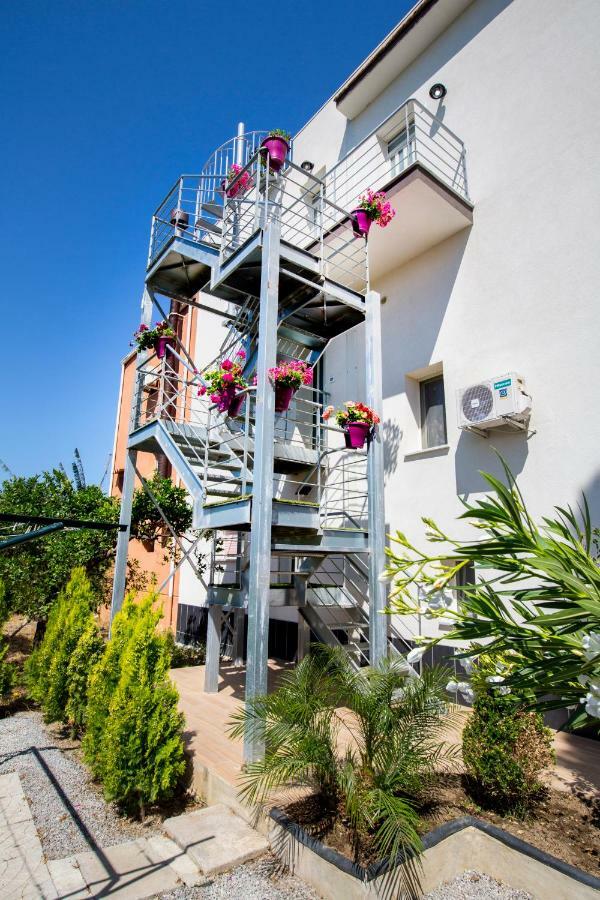 Ferienwohnung Le Zagare Lascari Exterior foto